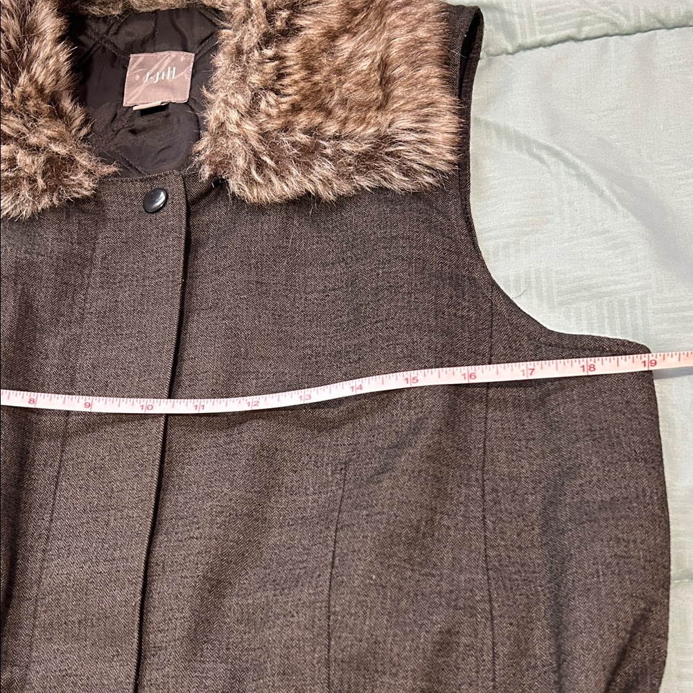 J. Jill Vest with Faux Fur Collar - Picture 10 of 14